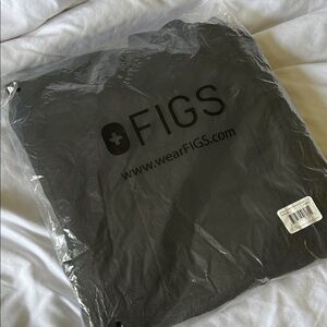 Figs Black Rafaela Cargo Jogger Scrub Jumpsuit BRAND NEW size medium